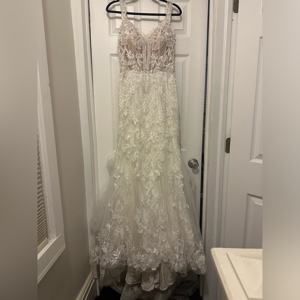 Martin Thornburg Branson Wedding Dress 122231 - Picture 5 of 17